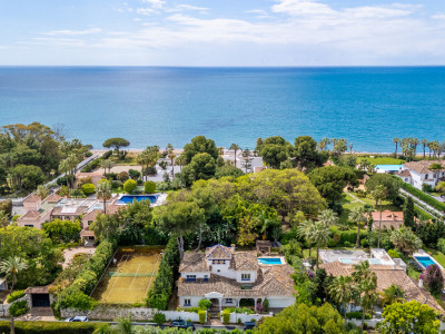 Villa for sale in Paraiso Barronal, Estepona