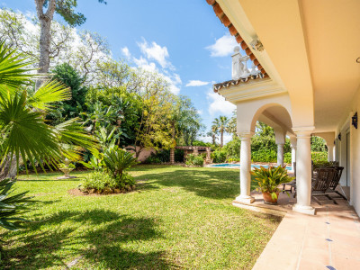 Villa for sale in Paraiso Barronal, Estepona