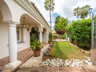 Villa for sale in Paraiso Barronal, Estepona