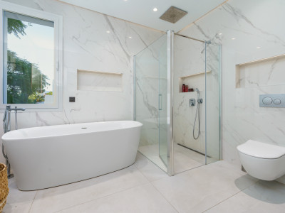 Villa for sale in Nueva Andalucia