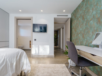 Villa for sale in Nueva Andalucia