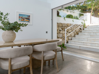 Villa for sale in Nueva Andalucia