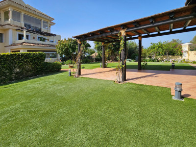 Апартамент на нижнем этаже в продаже в Aloha Park, Новая Андалусия