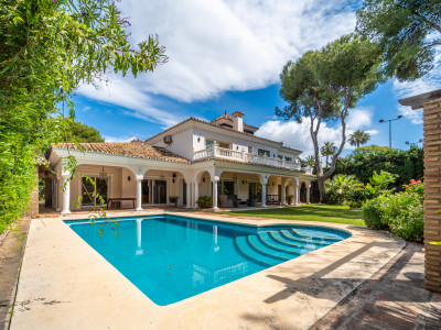 Villa for sale in Paraiso Barronal, Estepona