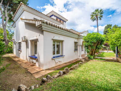 Villa for sale in Paraiso Barronal, Estepona