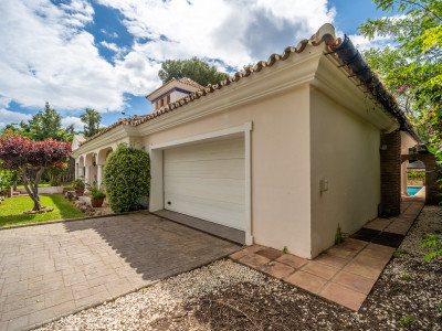 Villa for sale in Paraiso Barronal, Estepona