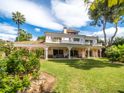 Villa for sale in Paraiso Barronal, Estepona