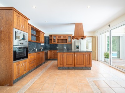 Villa for sale in Paraiso Barronal, Estepona