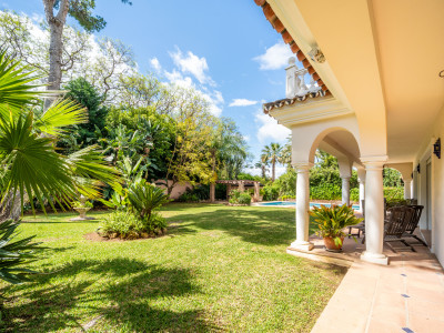 Villa for sale in Paraiso Barronal, Estepona