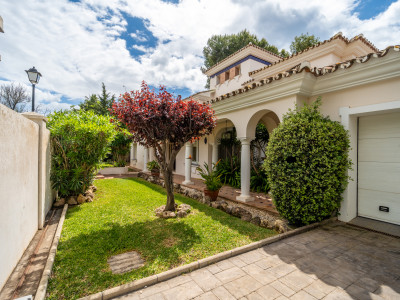 Villa for sale in Paraiso Barronal, Estepona