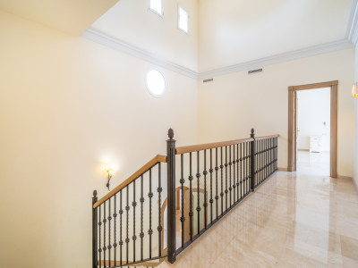 Villa for sale in Paraiso Barronal, Estepona