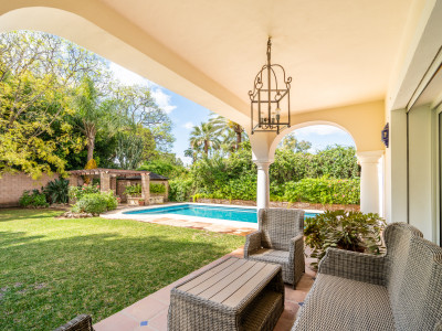 Villa for sale in Paraiso Barronal, Estepona
