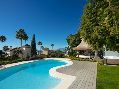 Villa for sale in El Rosario, Marbella East