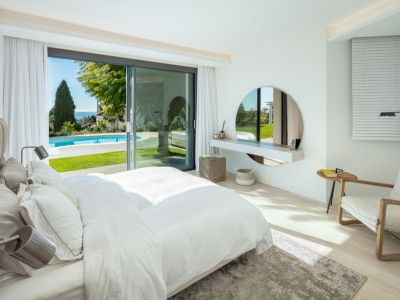 Villa for sale in El Rosario, Marbella East
