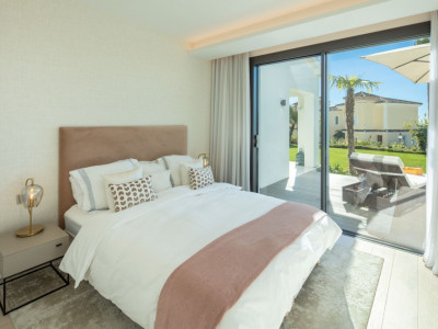Villa for sale in El Rosario, Marbella East