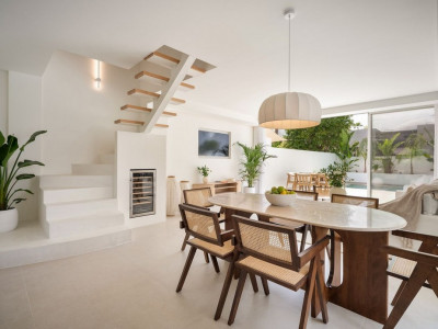 Villa zum Verkauf in Altos del Rodeo, Nueva Andalucia