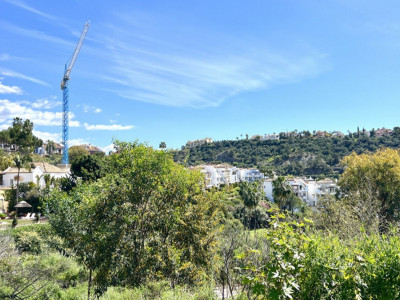Grundstück zum Verkauf in Los Arqueros, Benahavis