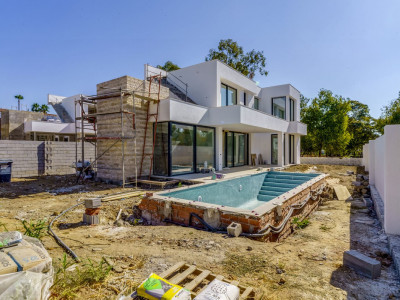 Villa en venta en Atalaya, Estepona