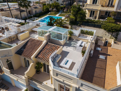Adosado en venta en La Quinta Hills, Benahavis