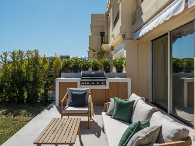 Adosado en venta en La Quinta Hills, Benahavis