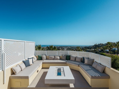 Adosado en venta en La Quinta Hills, Benahavis