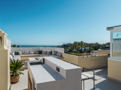 Adosado en venta en La Quinta Hills, Benahavis