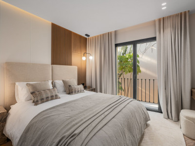 Adosado en venta en La Quinta Hills, Benahavis