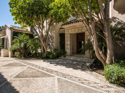 Villa zum Verkauf in Los Monteros, Marbella Ost