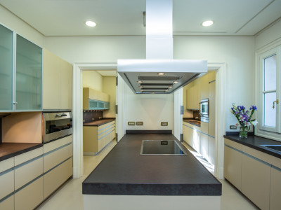 Villa zum Verkauf in Los Monteros, Marbella Ost