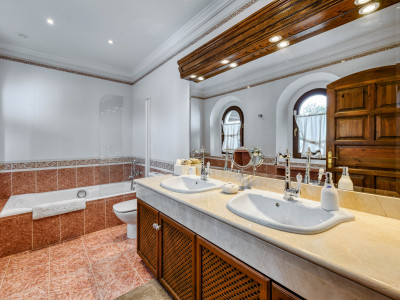 Finca à vendre à La Mairena, Marbella Est