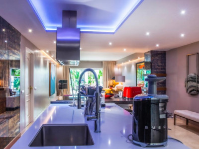 Erdgeschosswohnung zum Verkauf in Las Lomas del Marbella Club, Marbella Goldene Meile