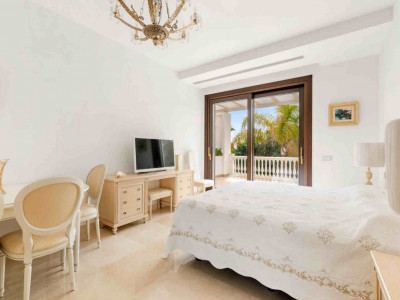 Villa for sale in Casasola, Estepona