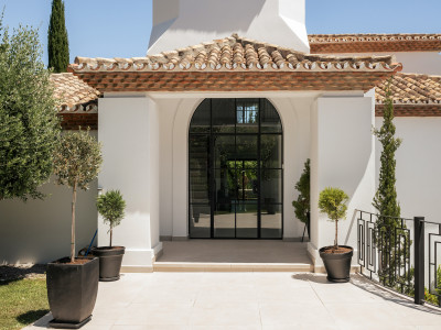 Вилла в продаже в Los Naranjos Golf, Новая Андалусия