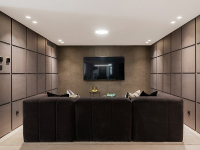 Вилла в продаже в Los Naranjos Golf, Новая Андалусия