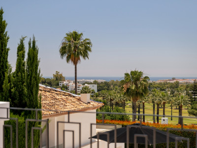 Вилла в продаже в Los Naranjos Golf, Новая Андалусия
