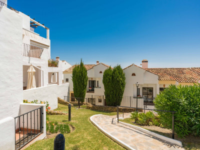 Апартамент в продаже в Los Arqueros, Бенахавис