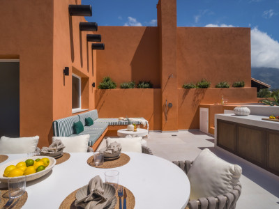 Zweistöckiges Penthouse zum Verkauf in Alminar de Marbella, Nueva Andalucia