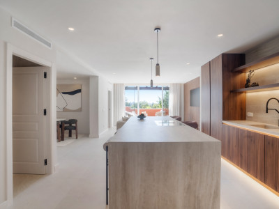 Zweistöckiges Penthouse zum Verkauf in Alminar de Marbella, Nueva Andalucia