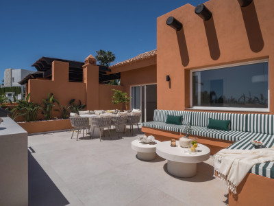 Zweistöckiges Penthouse zum Verkauf in Alminar de Marbella, Nueva Andalucia