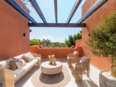 Zweistöckiges Penthouse zum Verkauf in Alminar de Marbella, Nueva Andalucia