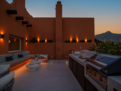 Zweistöckiges Penthouse zum Verkauf in Alminar de Marbella, Nueva Andalucia