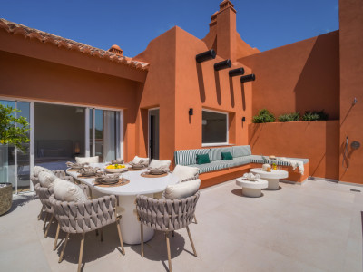 Zweistöckiges Penthouse zum Verkauf in Alminar de Marbella, Nueva Andalucia