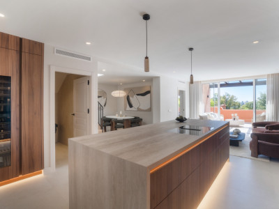 Zweistöckiges Penthouse zum Verkauf in Alminar de Marbella, Nueva Andalucia