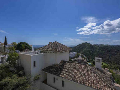 Villa zum Verkauf in Los Arqueros, Benahavis