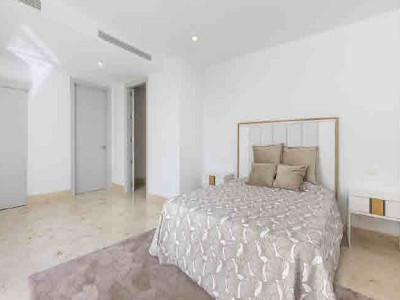 Villa zum Verkauf in Los Arqueros, Benahavis