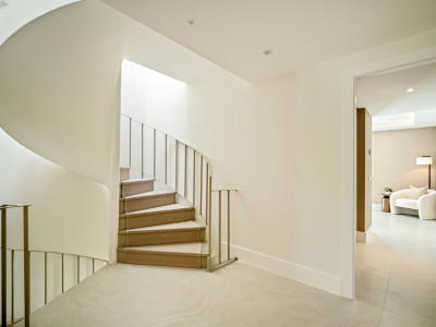 Town House for sale in Benahavis
