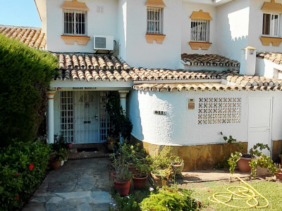 Adosado en venta en El Paraiso, Estepona