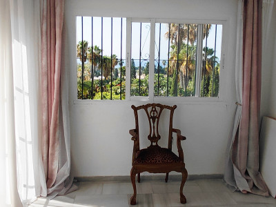 Adosado en venta en El Paraiso, Estepona