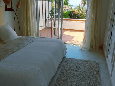 Adosado en venta en El Paraiso, Estepona