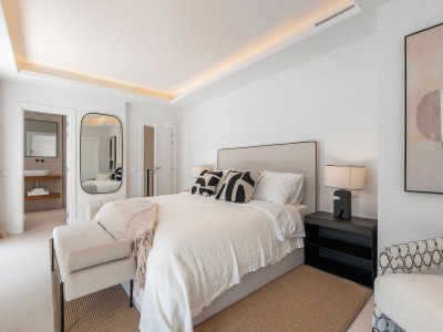 Town House for sale in Nueva Andalucia